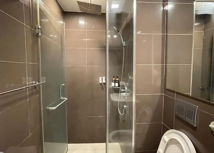 The Serene Escape Ph Rockwell Balcony View 1br Manila