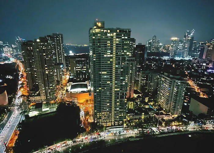 The Serene Escape Ph Rockwell Balcony View 1br *