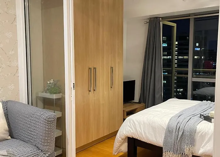 The Serene Escape Ph Rockwell Balcony View 1br Manila